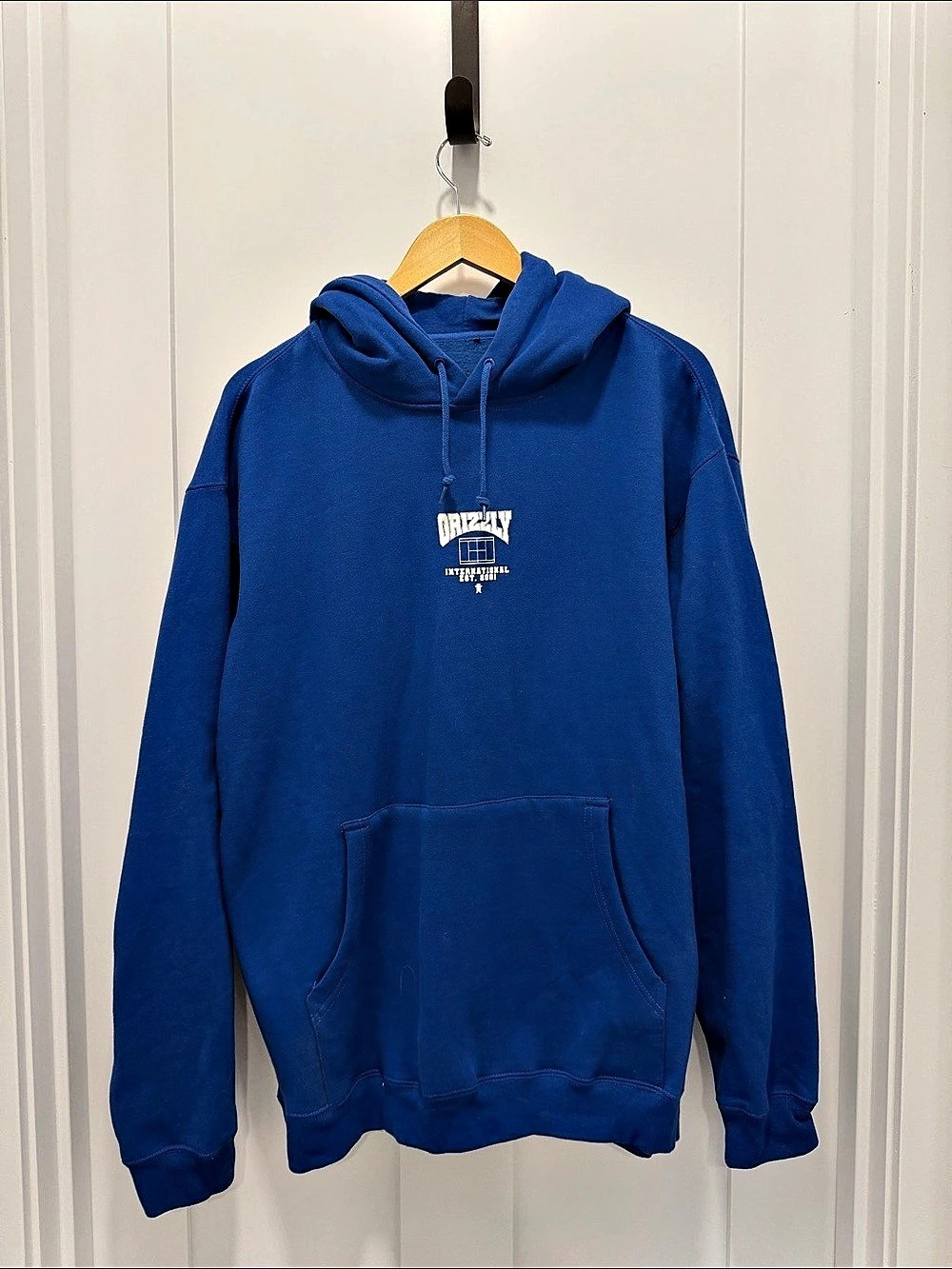 Grizzly International Est. 2001 hoodie Blue Hoodie Like New